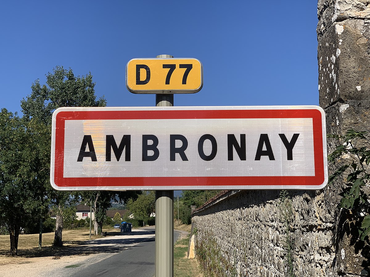 Pose de citernes souples incendie pour la ville d'Ambronay