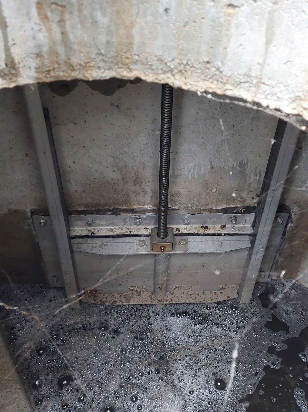 vanne murale étanche anti-pollution incendie chez Téréva à Pusignan dans le Rhône